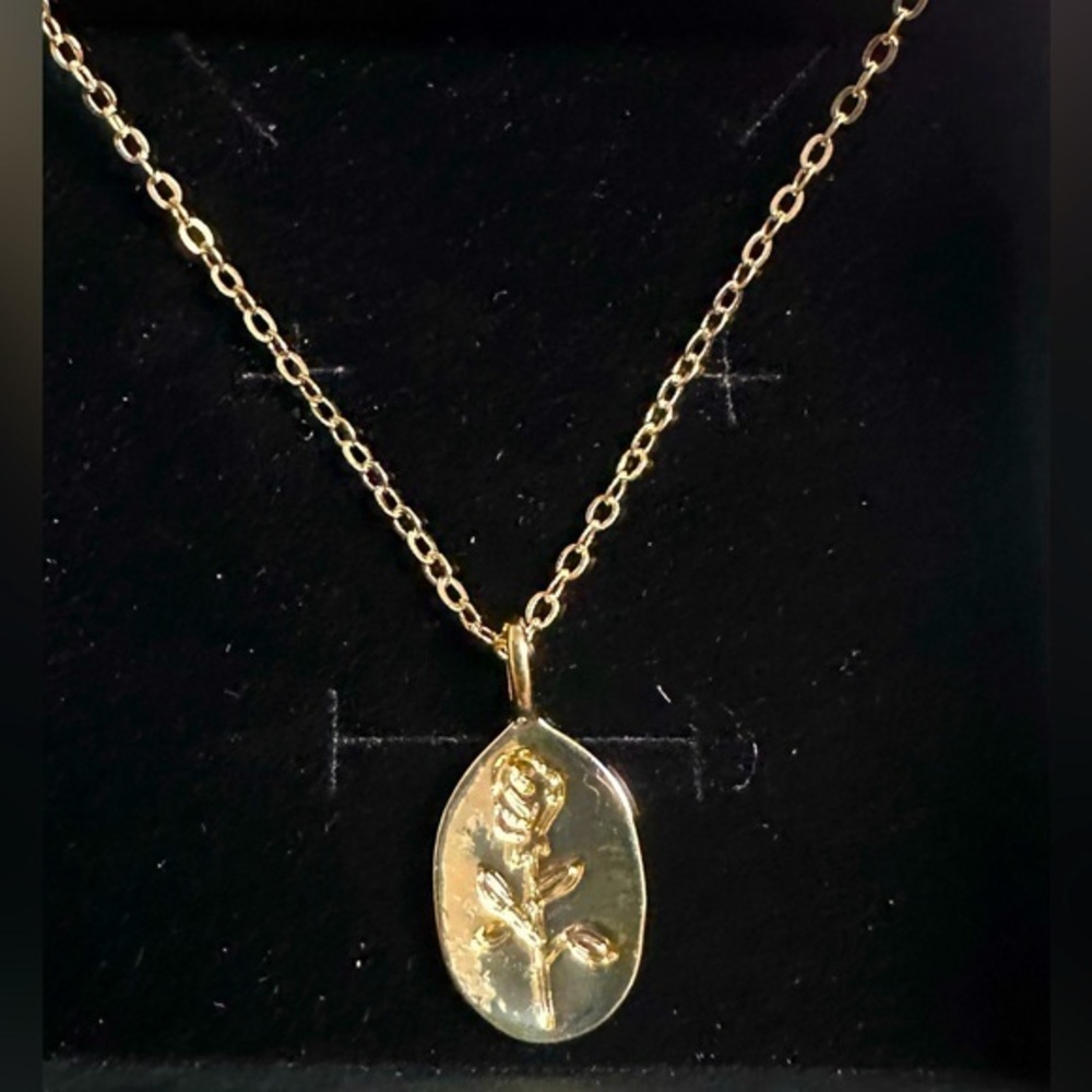 #NEW 18K Gold Vermeil Rose Necklace